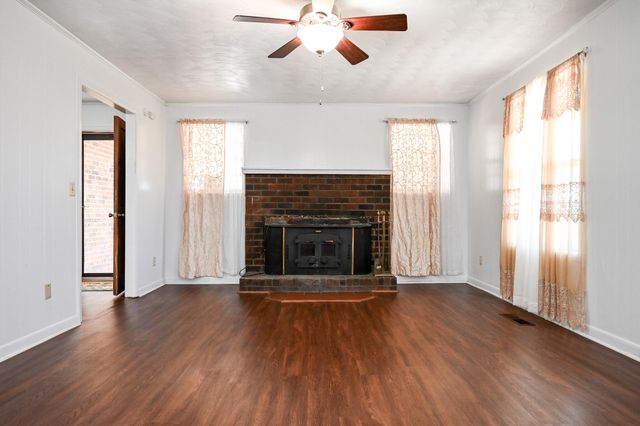 5714 Waterlevel Highway, Cleveland, TN 37323