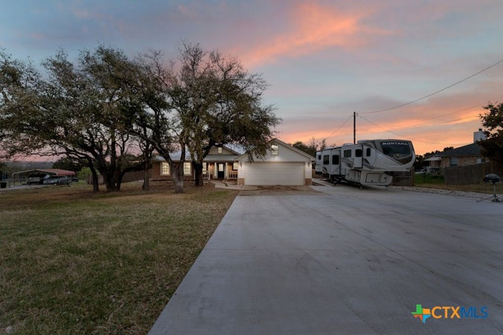 456 County Road 4711, Kempner, TX 76539