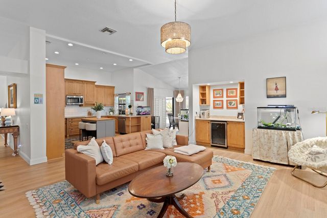 9115 CANBERLEY DRIVE, Tampa, FL 33647