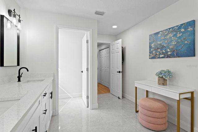 9115 CANBERLEY DRIVE, Tampa, FL 33647