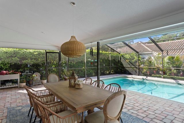 9115 CANBERLEY DRIVE, Tampa, FL 33647