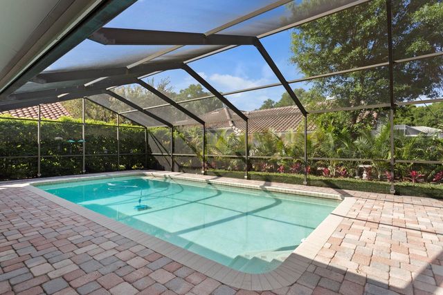 9115 CANBERLEY DRIVE, Tampa, FL 33647