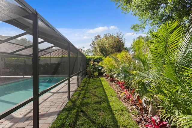 9115 CANBERLEY DRIVE, Tampa, FL 33647