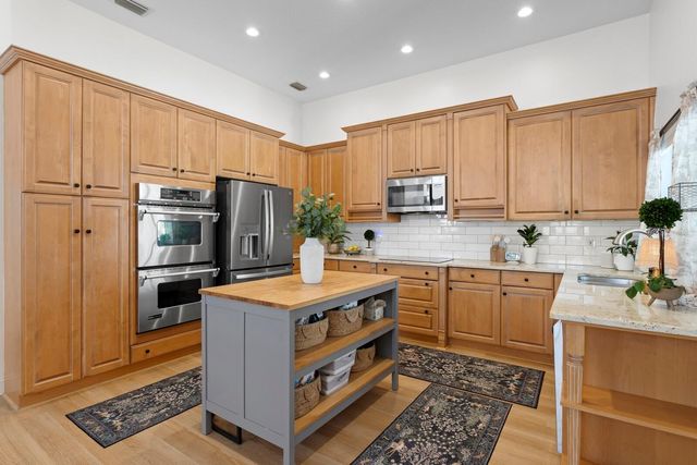 9115 CANBERLEY DRIVE, Tampa, FL 33647