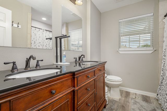621 New Market Road, Mesquite, TX 75149