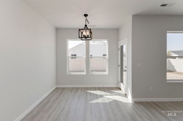 8270 E Bright Angel Dr, Nampa, ID 83687