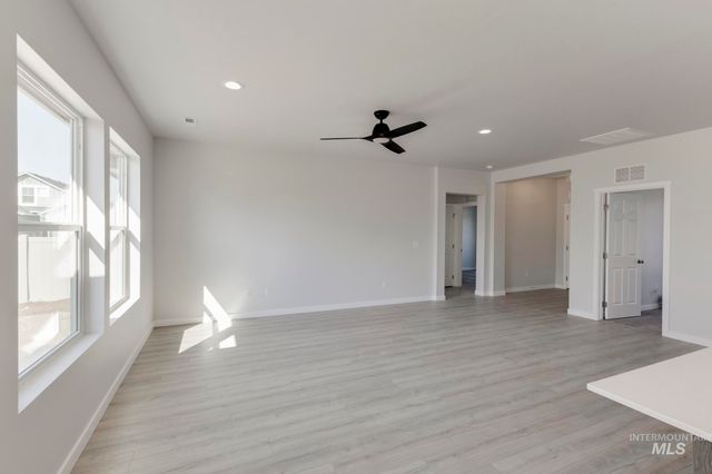 8270 E Bright Angel Dr, Nampa, ID 83687