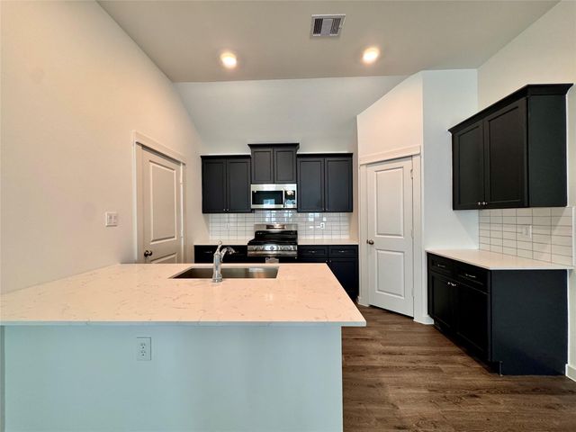 106 County Road 51030, Cleveland, TX 77327