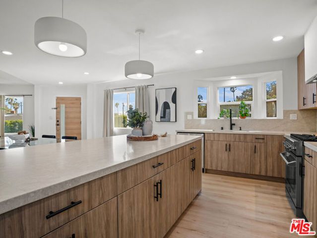 4151 W 63rd Street, Los Angeles, CA 90043