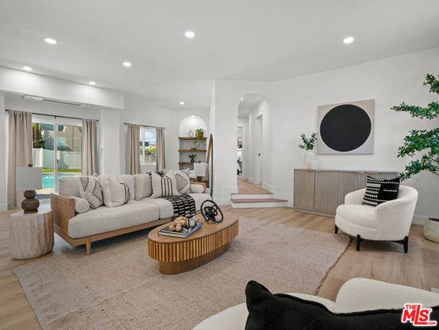 4151 W 63rd Street, Los Angeles, CA 90043