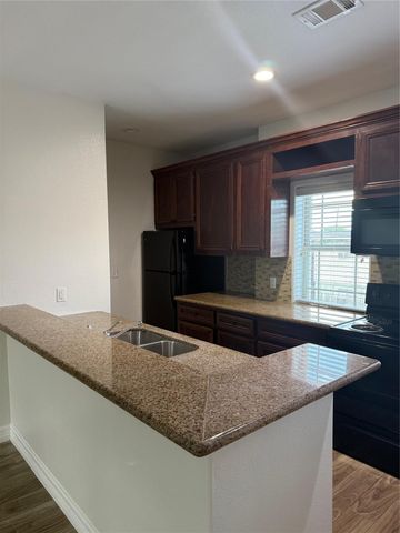 716 Kolb Road 204, South Houston, TX 77587