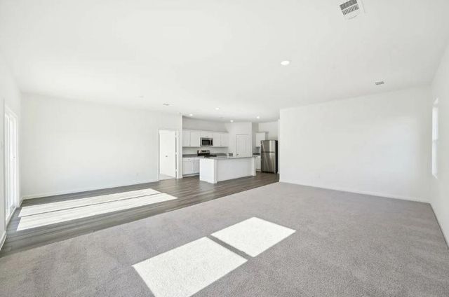 1504 Morris LOOP, San Marcos, TX 78666