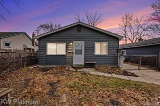 1218 E Milton Avenue, Hazel Park, MI 48030