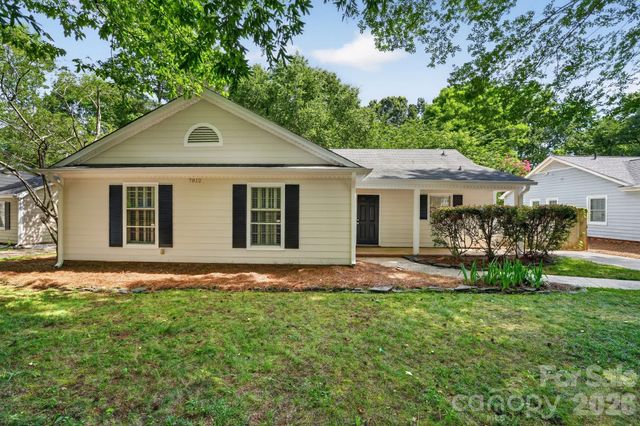 7812 Surreywood Place, Charlotte, NC 28270
