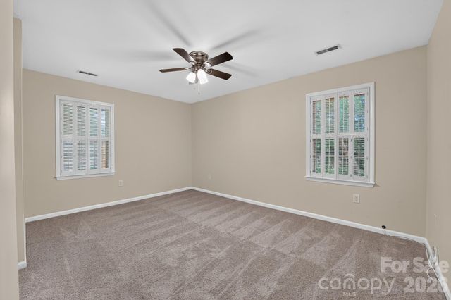 7812 Surreywood Place, Charlotte, NC 28270