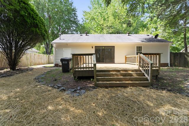 7812 Surreywood Place, Charlotte, NC 28270