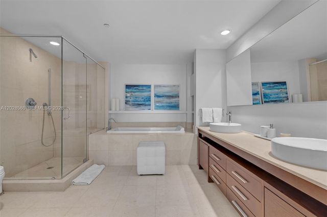 465 Brickell Avenue 2703, Miami, FL 33131