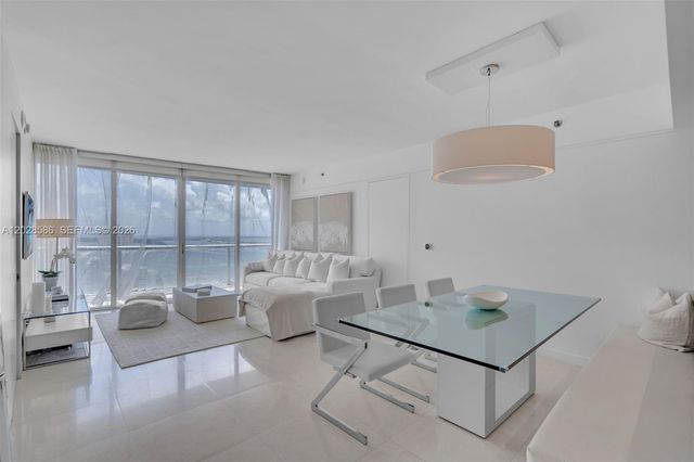 465 Brickell Avenue 2703, Miami, FL 33131