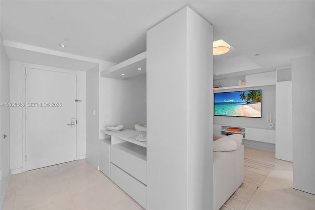 465 Brickell Avenue 2703, Miami, FL 33131