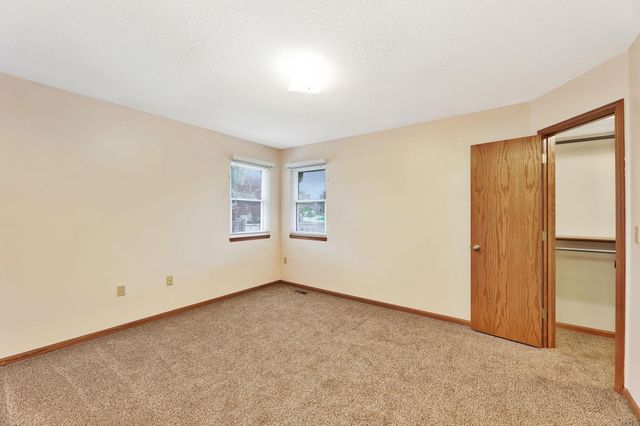 10109 W Sterling Ct, Wichita, KS 67205