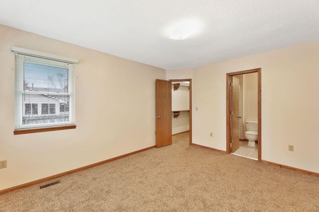 10109 W Sterling Ct, Wichita, KS 67205