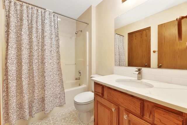 10109 W Sterling Ct, Wichita, KS 67205