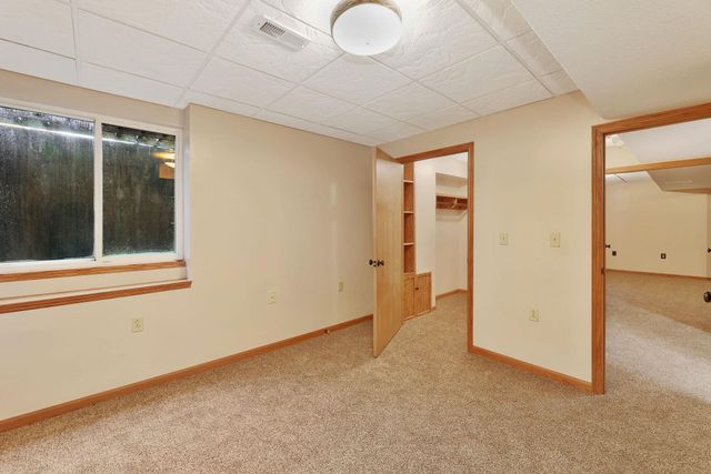 10109 W Sterling Ct, Wichita, KS 67205