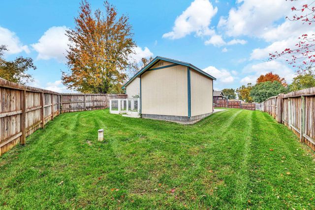 10109 W Sterling Ct, Wichita, KS 67205