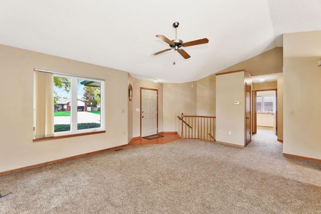 10109 W Sterling Ct, Wichita, KS 67205