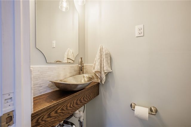 84 Dale Road, Brighton, NY 14625