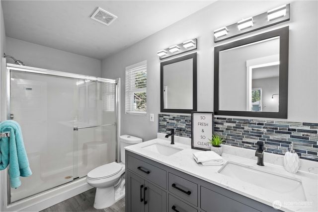 23603 SE 267th Pl, Maple Valley, WA 98038