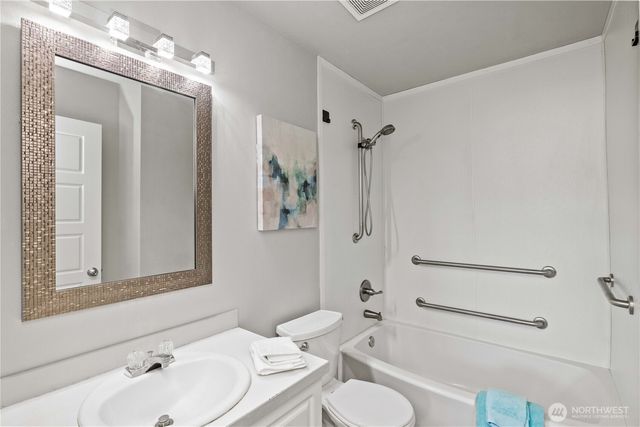 23603 SE 267th Pl, Maple Valley, WA 98038