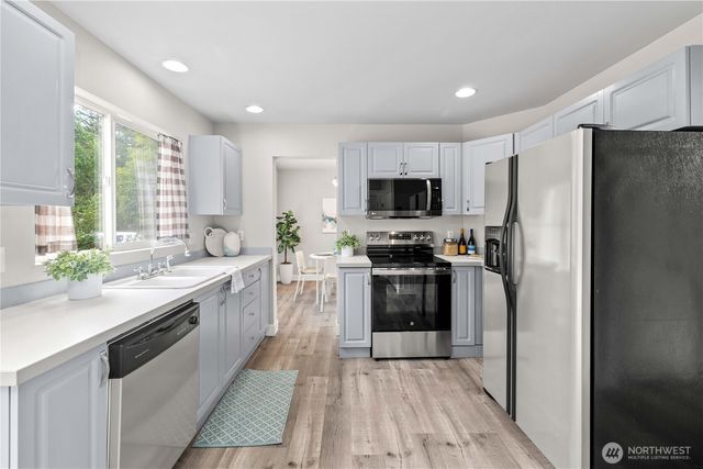 23603 SE 267th Pl, Maple Valley, WA 98038