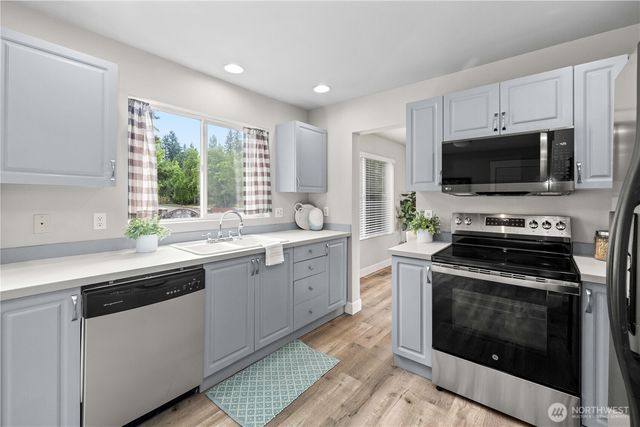 23603 SE 267th Pl, Maple Valley, WA 98038