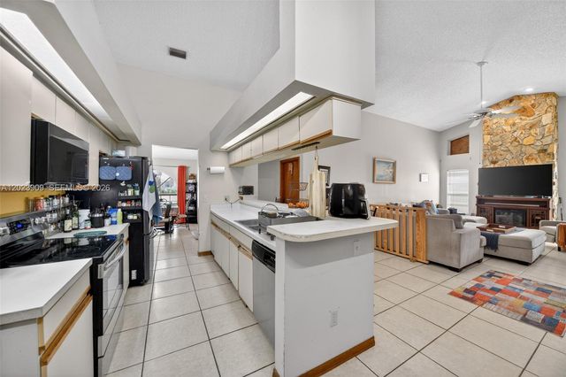 10300 Yorkmere Court, Orlando, FL 32817