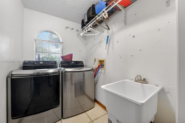10300 Yorkmere Court, Orlando, FL 32817