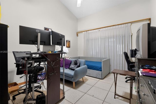 10300 Yorkmere Court, Orlando, FL 32817