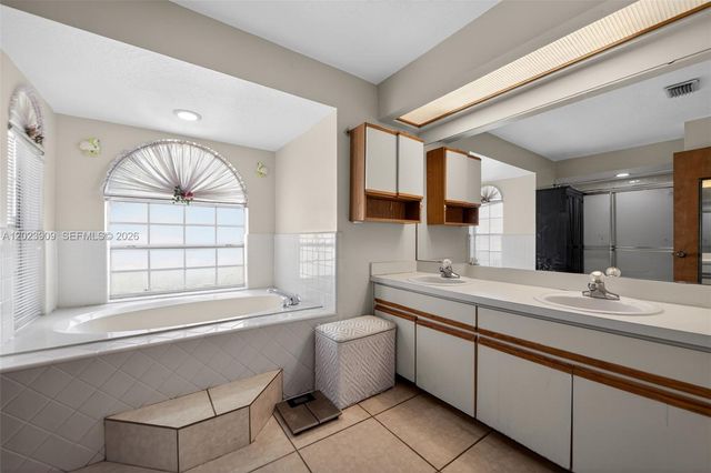 10300 Yorkmere Court, Orlando, FL 32817