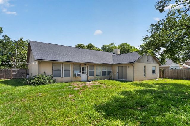 10300 Yorkmere Court, Orlando, FL 32817