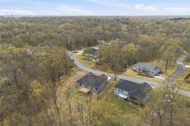 98 Selkirk Drive, Bella Vista, AR 72715