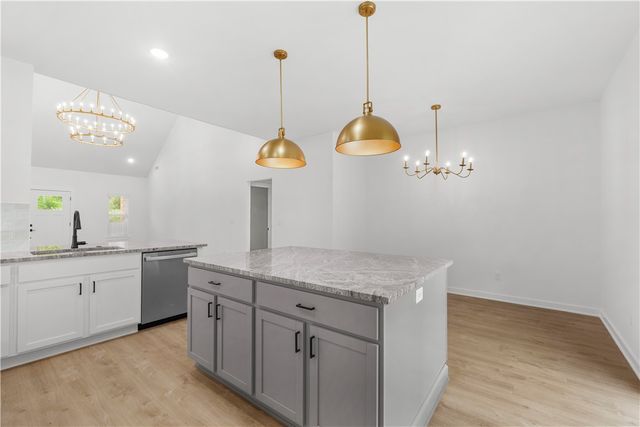 98 Selkirk Drive, Bella Vista, AR 72715