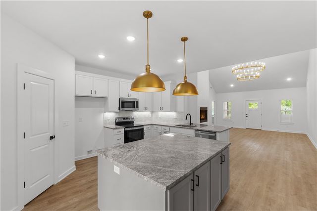 98 Selkirk Drive, Bella Vista, AR 72715