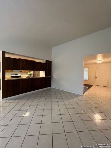 9123 ALPINE TRAIL ST, San Antonio, TX 78250