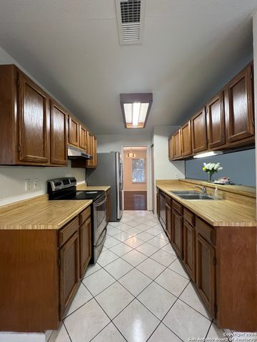 9123 ALPINE TRAIL ST, San Antonio, TX 78250