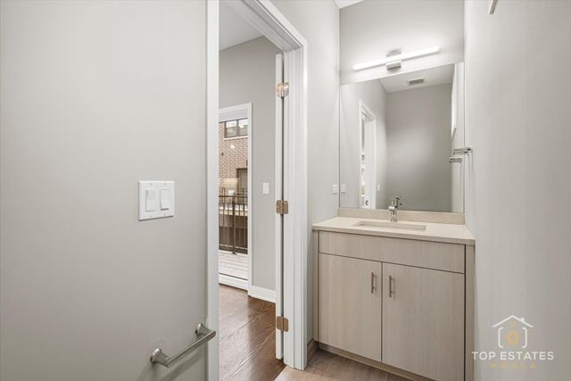 3638 S Western Avenue F, Chicago, IL 60609