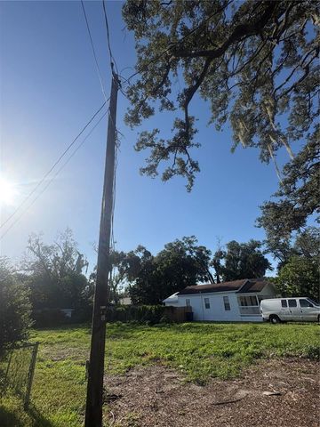 8312 N KLONDYKE STREET, Tampa, FL 33604