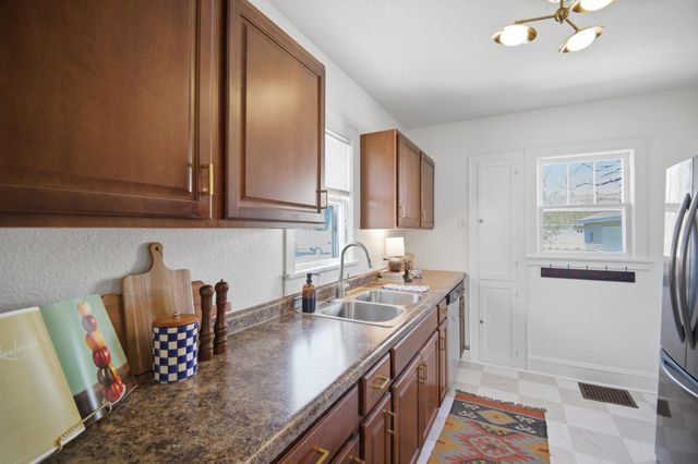 615 9th Street SW, Rochester, MN 55902