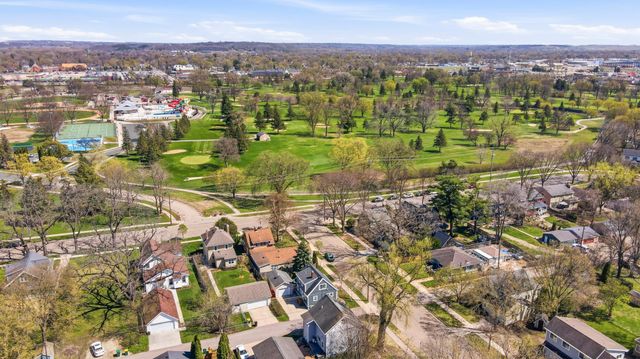 615 9th Street SW, Rochester, MN 55902