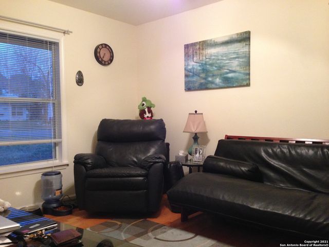 326 BARBARA DR, San Antonio, TX 78216