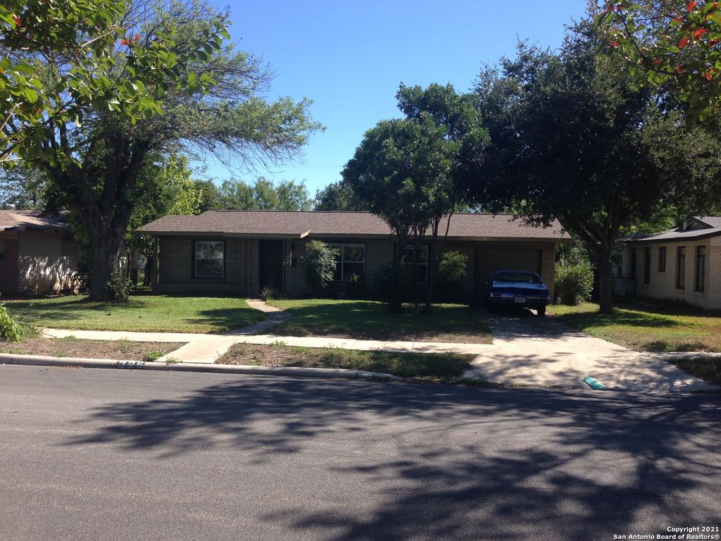 326 BARBARA DR, San Antonio, TX 78216